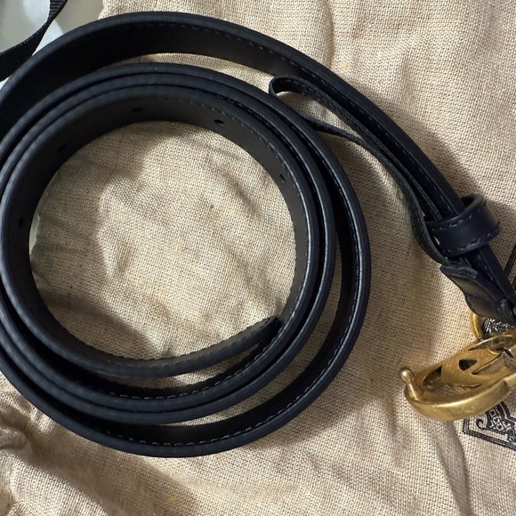Gucci Black Leather Belt with Gold Buckle (Double G Marmont) - Picture 3 of 5
